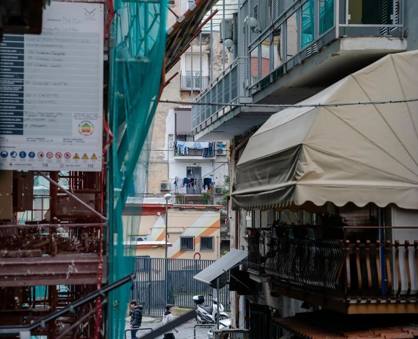 Tra I Vicoli Di Napoli, La Olivella Design E Amore Daire Napoli