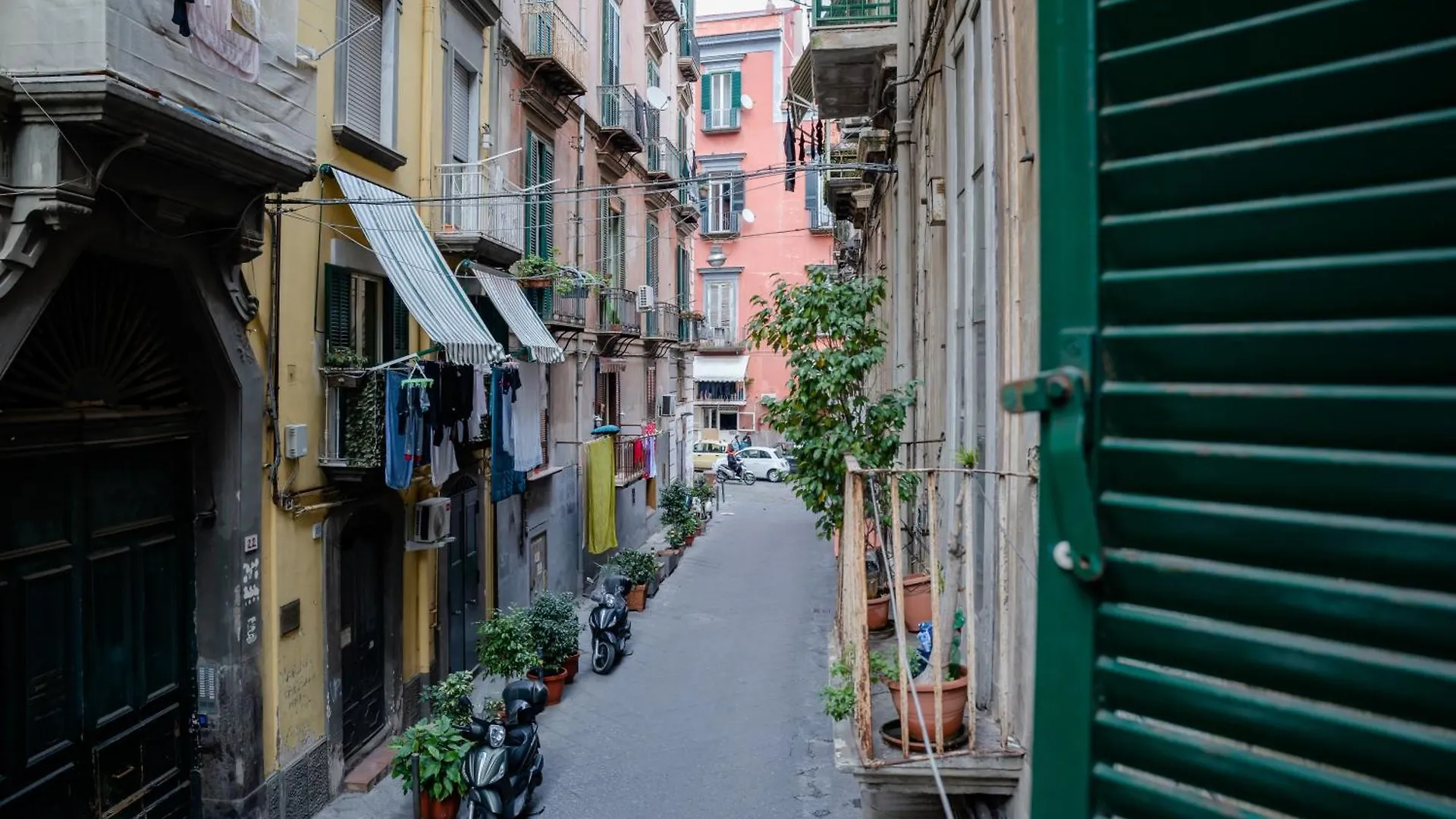 Tra I Vicoli Di Napoli, La Olivella Design E Amore 0*, Napoli İtalya