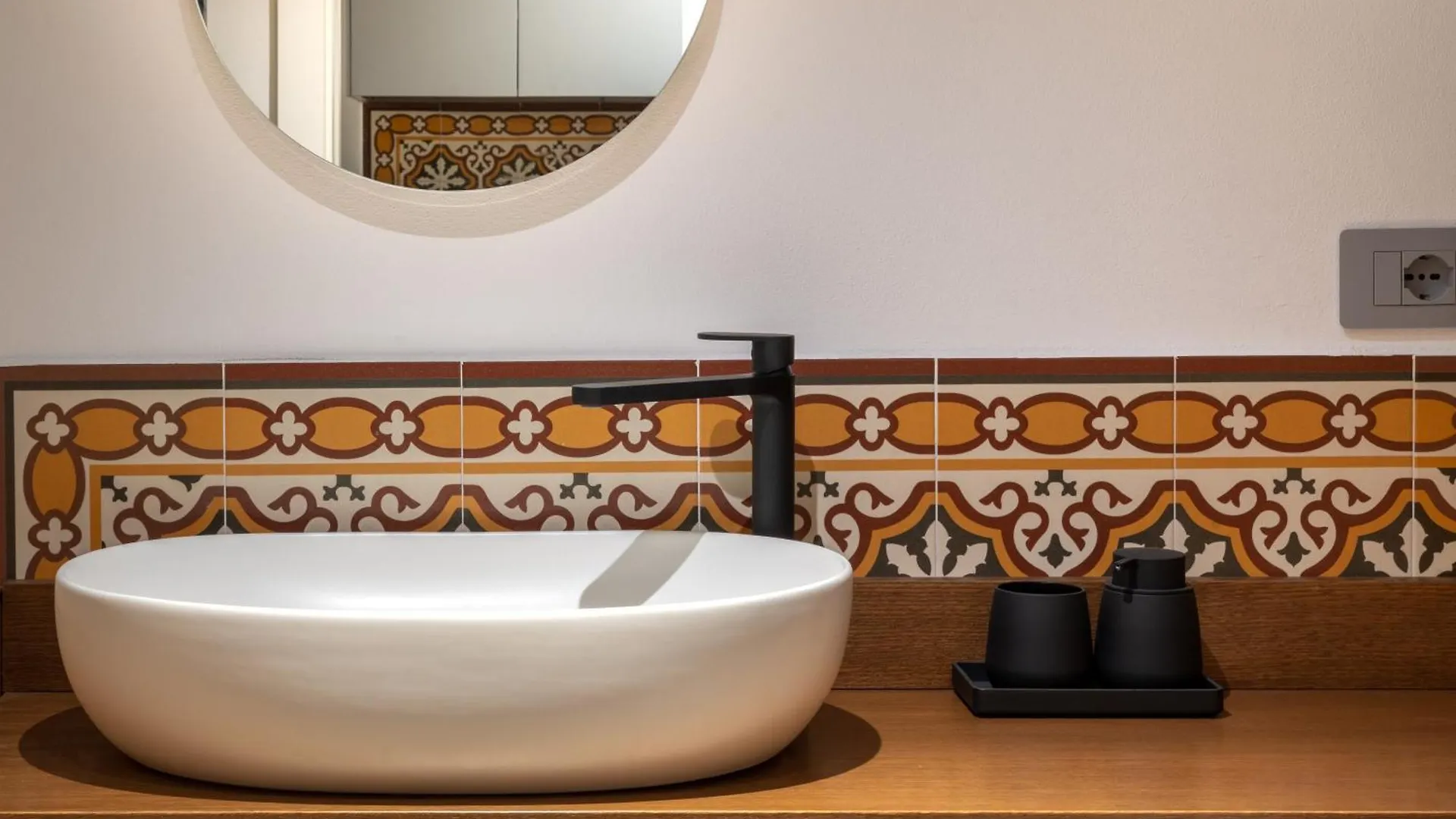 Tra I Vicoli Di Napoli, La Olivella Design E Amore 0*, Napoli İtalya