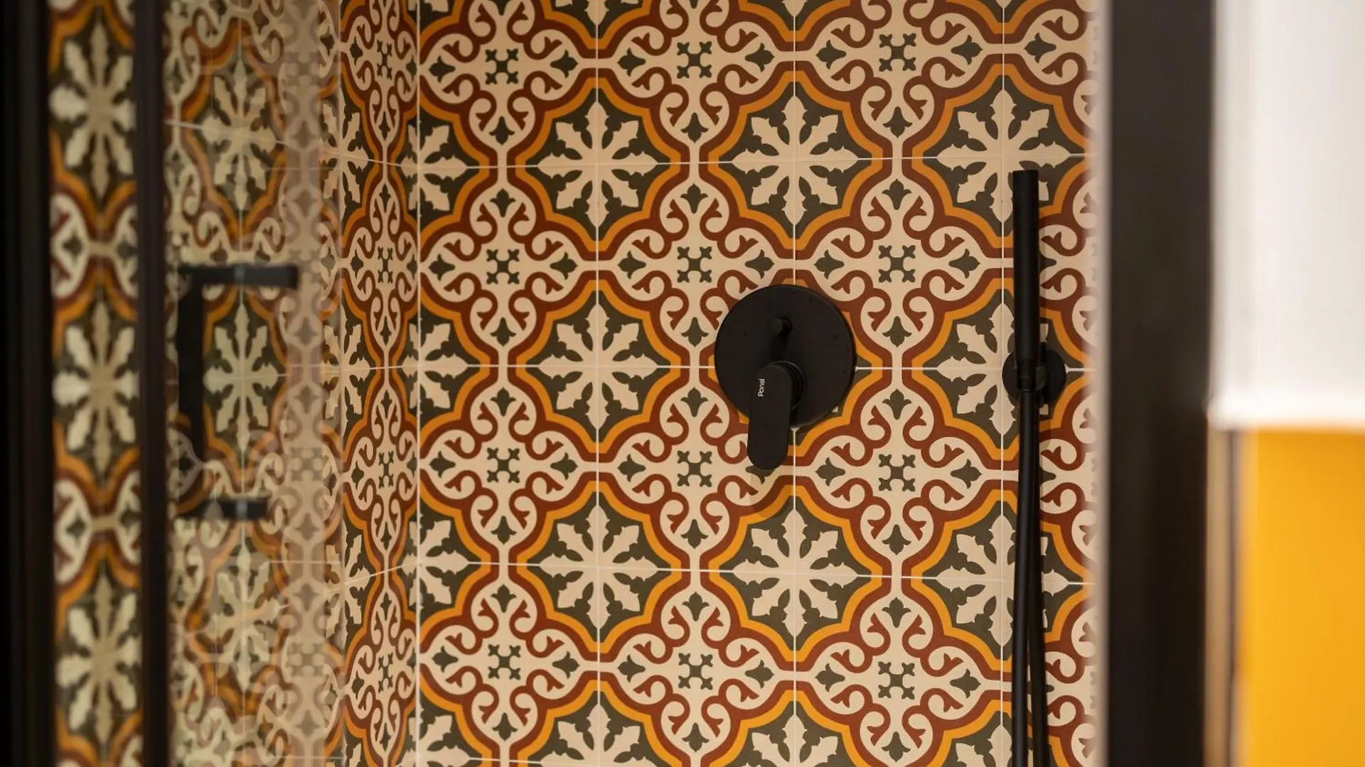 Apartment Tra I Vicoli Di Napoli, La Olivella Design E Amore Italy