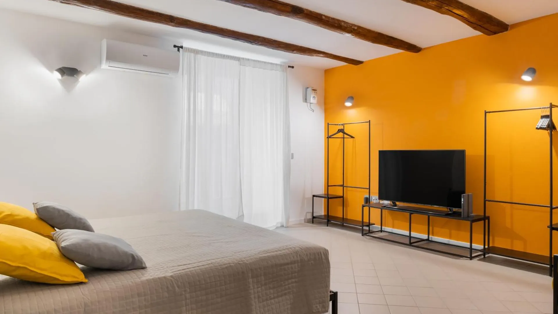 Tra I Vicoli Di Napoli, La Olivella Design E Amore Naples